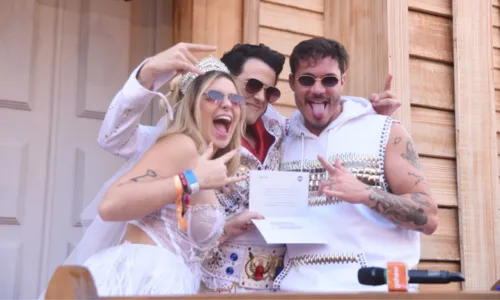 
				
					Viih Tube e Eliezer 'se casam' em cerimônia no Rock in Rio: 'Conexão muito forte'
				
				