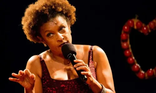 
				
					'Parem de falar mal da rotina', peça de Elisa Lucinda, terá sessão única em Salvador
				
				
