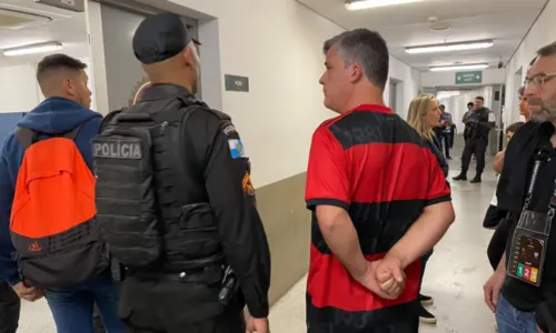 
				
					Torcedor do Flamengo tem prisão decretada após cometer assédio contra jornalista no Maracanã
				
				
