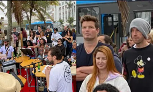 
				
					Chris Martin curte show de Ska na praia de Ipanema, no Rio de Janeiro; assista
				
				