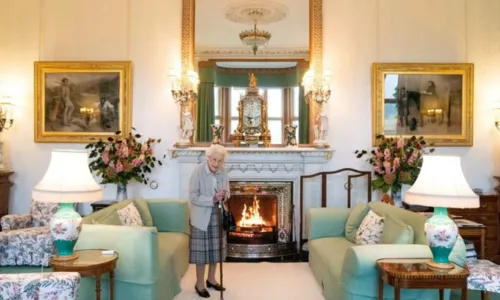 
				
					GloboNews exibe documentário sobre a vida da Rainha Elizabeth II neste sábado (10)
				
				