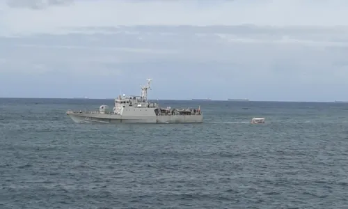 
				
					Tripulantes a bordo de embarcação à deriva são resgatados  na Baía de Todos os Santos
				
				