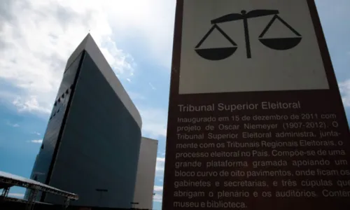 
				
					Justiça Eleitoral recebe 10,8 mil denúncias de propaganda irregular
				
				