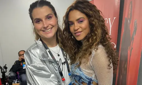
				
					Namorada de Lucy Alves acompanha show da cantora no Rock in Rio coladinha ao palco
				
				
