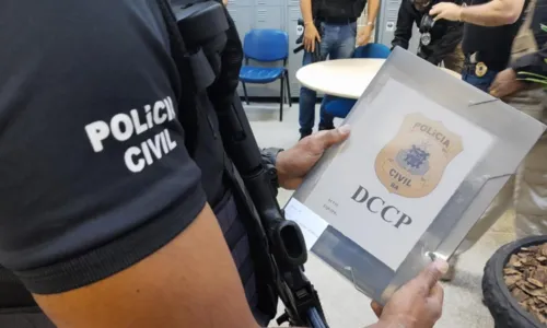 
				
					Polícia Civil cumpre nesta quinta (1º) cerca de 20 mandados por fraudes na Bahia
				
				