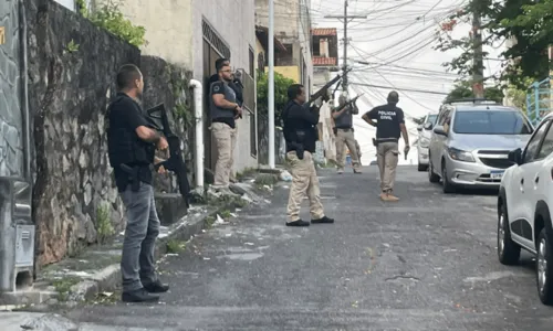
				
					Polícia Civil realiza operação contra grupo especializado em sequestros em Salvador e RMS
				
				