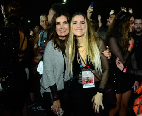 
				
					FOTOS: veja imagens de famosos na 6ª noite do Rock in Rio
				
				