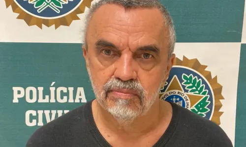 
				
					Ator José Dumont é preso no Rio de Janeiro suspeito de pedofilia
				
				