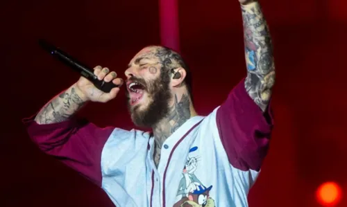 
				
					Rock in Rio: Post Malone chama fã para cantar no palco durante apresentação
				
				