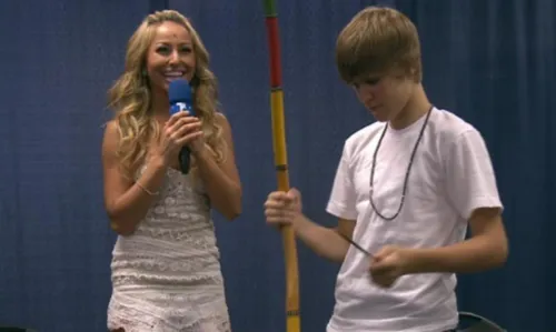 
				
					Sabrina Sato relembra entrevista com Justin Bieber em 2010: 'Posso passar a mão no cabelo dele?'
				
				