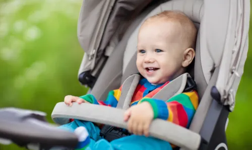 
				
					Primeiro passeio com o bebê: veja passo a passo para deixar esse momento ainda mais especial
				
				