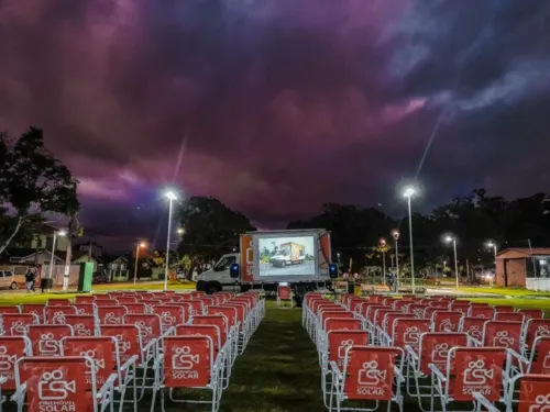 
				
					Projeto cultural realiza sessões de cinema ao ar livre em cidades nordestinas
				
				