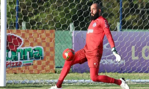 
				
					Danilo Fernandes vai passar por cirurgia no joelho e ficará fora por oito meses
				
				