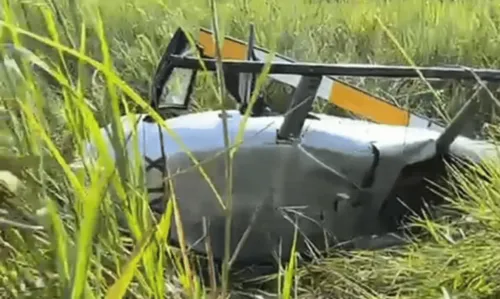 
				
					Helicóptero com deputado e outras três pessoas cai em Minas Gerais
				
				