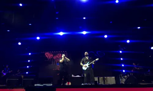 
				
					Fã joga CNH no palco do Salvador Fest 2022 durante show de Jorge e Mateus e surpreende: 'Jorge Mateus o nome dele'
				
				