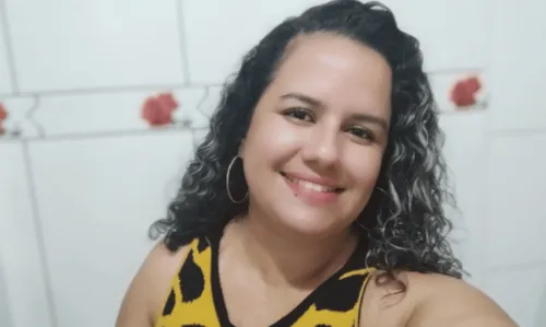 
				
					Baiana recorda susto e adaptação após perder quase toda audição aos 23 anos: 'Tinha medo do preconceito'
				
				