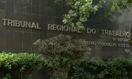 
				
					TRT-BA publica edital de concurso para novos servidores com salário de até R$ 12 mil; confira
				
				