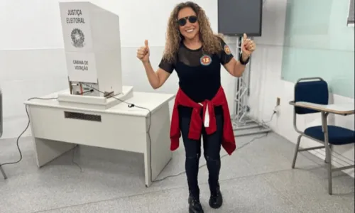 
				
					Famosos baianos vão às urnas no estado; veja o voto dos artistas nas Eleições 2022
				
				