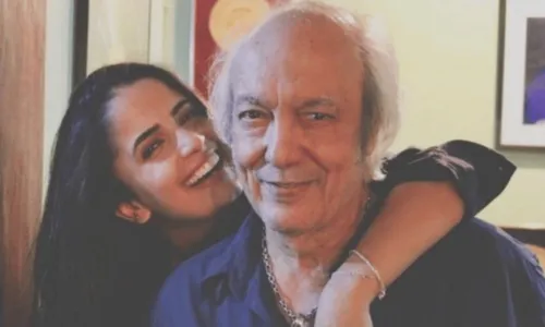 
				
					Esposa de Erasmo Carlos se revolta com boatos de morte do cantor: 'Maldade'
				
				