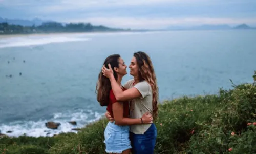 
				
					Juliana Paes faz declaração para namorada jogadora de vôlei: 'Um amor que soma'
				
				