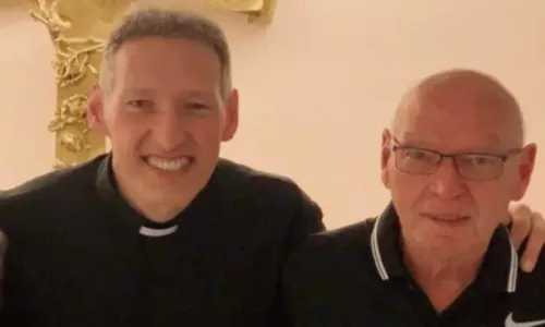 
				
					Padre Marcelo Rossi desabafa após morte do pai: 'Até mais tarde! Na eternidade'
				
				