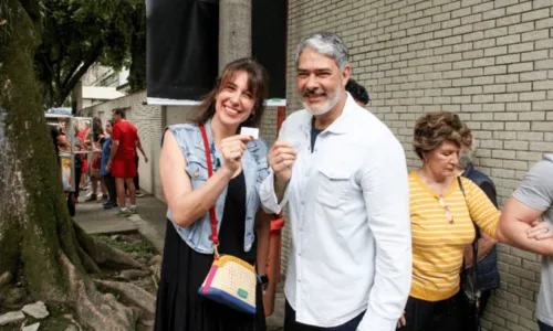 
				
					Famosos vão às urnas em todo o Brasil: acompanhe o voto dos artistas nas Eleições 2022
				
				