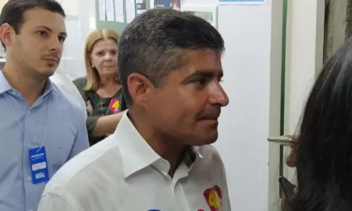 
				
					Candidatos ao governo da Bahia votam em Salvador; confira
				
				