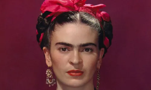 
				
					Revolucionária na moda, poliglota e inspiração para música: confira 10 curiosidades sobre Frida Kahlo
				
				