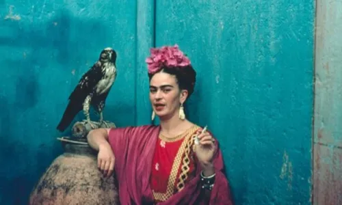 
				
					Revolucionária na moda, poliglota e inspiração para música: confira 10 curiosidades sobre Frida Kahlo
				
				