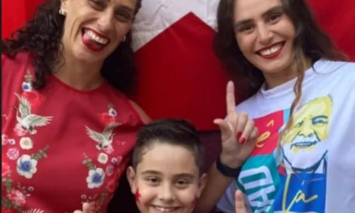 
				
					Namorada de Juliana Paes comemora resultado das eleições após ter voto revelado na web
				
				