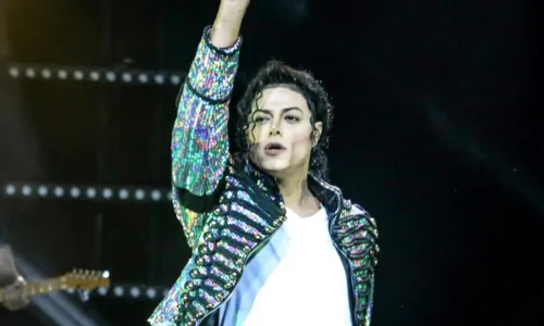 
				
					Rodrigo Teaser, intérprete de Michael Jackson, se apresenta em Salvador
				
				