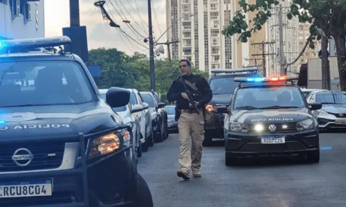 
				
					Polícia Civil faz operação contra crimes de extorsão e sequestro em Salvador
				
				