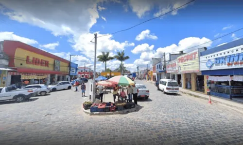 
				
					Garoto de 17 anos é morto a facadas dentro de casa na Bahia
				
				