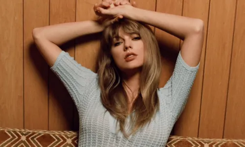 
				
					Taylor Swift quebra recorde no Spotify com lançamento do álbum 'Midnights'
				
				