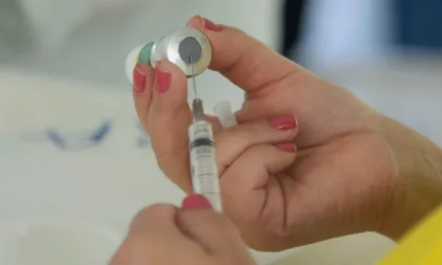 
				
					Saúde conclui envio de 200 mil doses de vacinas Covid-19 para a Bahia
				
				