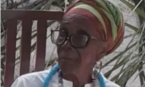 
				
					Considerada a yalorixá mais velha de Feira de Santana, Maria Amália Gonçalves morre aos 91 anos
				
				