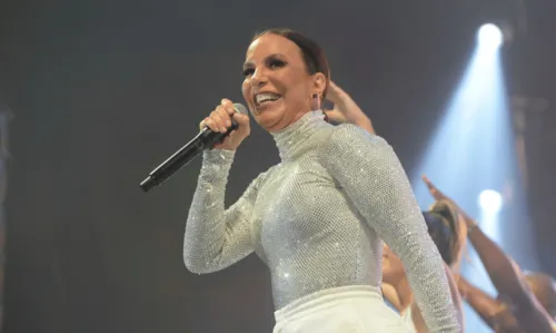 
				
					Com participação do Olodum, Ivete Sangalo agita público no encerramento da Expo Carnaval Brazil
				
				