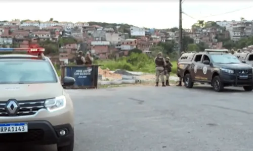 
				
					Após suposto toque de recolher, ônibus voltam a circular no bairro de Cajazeiras VI, em Salvador
				
				