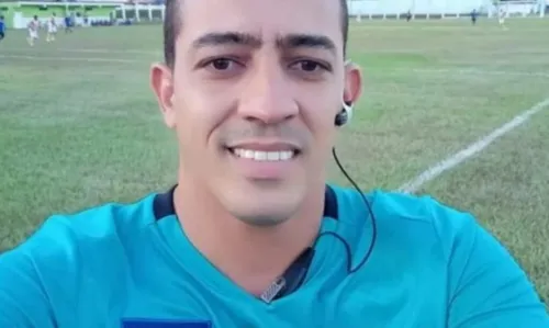 
				
					Árbitro é agredido com voadora em jogo em Minas Gerais; veja
				
				