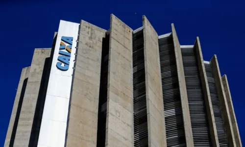 
				
					Caixa suspende operações consignadas no Auxílio Brasil
				
				