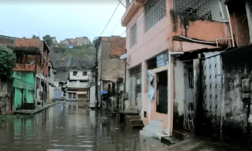 
				
					Salvador amanhece com forte chuva e pontos de alagamento nesta terça-feira (25)
				
				