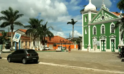 
				
					Homem fere próprio cachorro com facão e é espancado no interior da Bahia
				
				