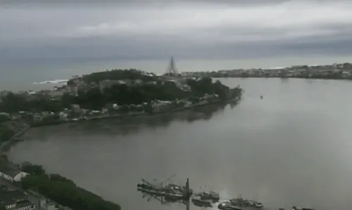 
				
					Salvador amanhece com forte chuva e pontos de alagamento nesta terça-feira (25)
				
				