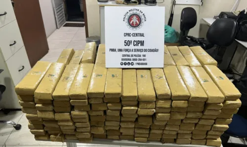 
				
					Mais de 200kg de maconha prensada é apreendida em Nova Brasília, em Salvador
				
				