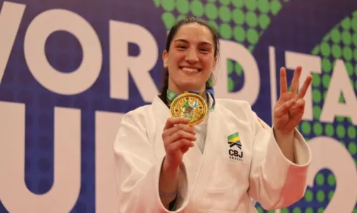 
				
					Mayra Aguiar faz história ao conquistar tricampeonato mundial de judô
				
				