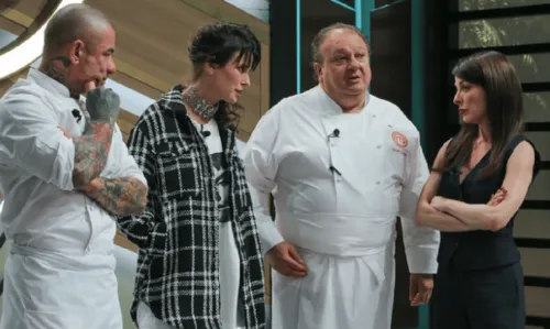 
				
					Henrique Fogaça e Erick Jacquin viram adversários em prova de serviço no próximo episódio do 'MasterChef Profissionais'
				
				