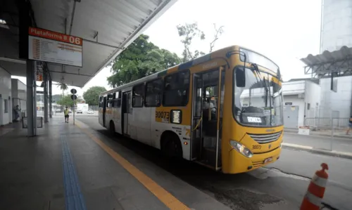 
				
					Frota de ônibus em Salvador é reforçada nos domingos e feriados
				
				