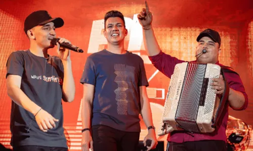 
				
					Com João Gomes, Vitor Fernandes e Tarcísio do Acordeon, festa Pizro anuncia virada de lote
				
				