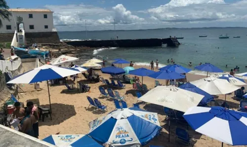 
				
					Praias de Salvador têm movimento fraco pela manhã deste domingo (2), dia de votação
				
				