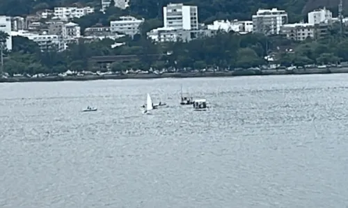 
				
					Helicóptero cai com cinco pessoas na Lagoa Rodrigo de Freitas
				
				